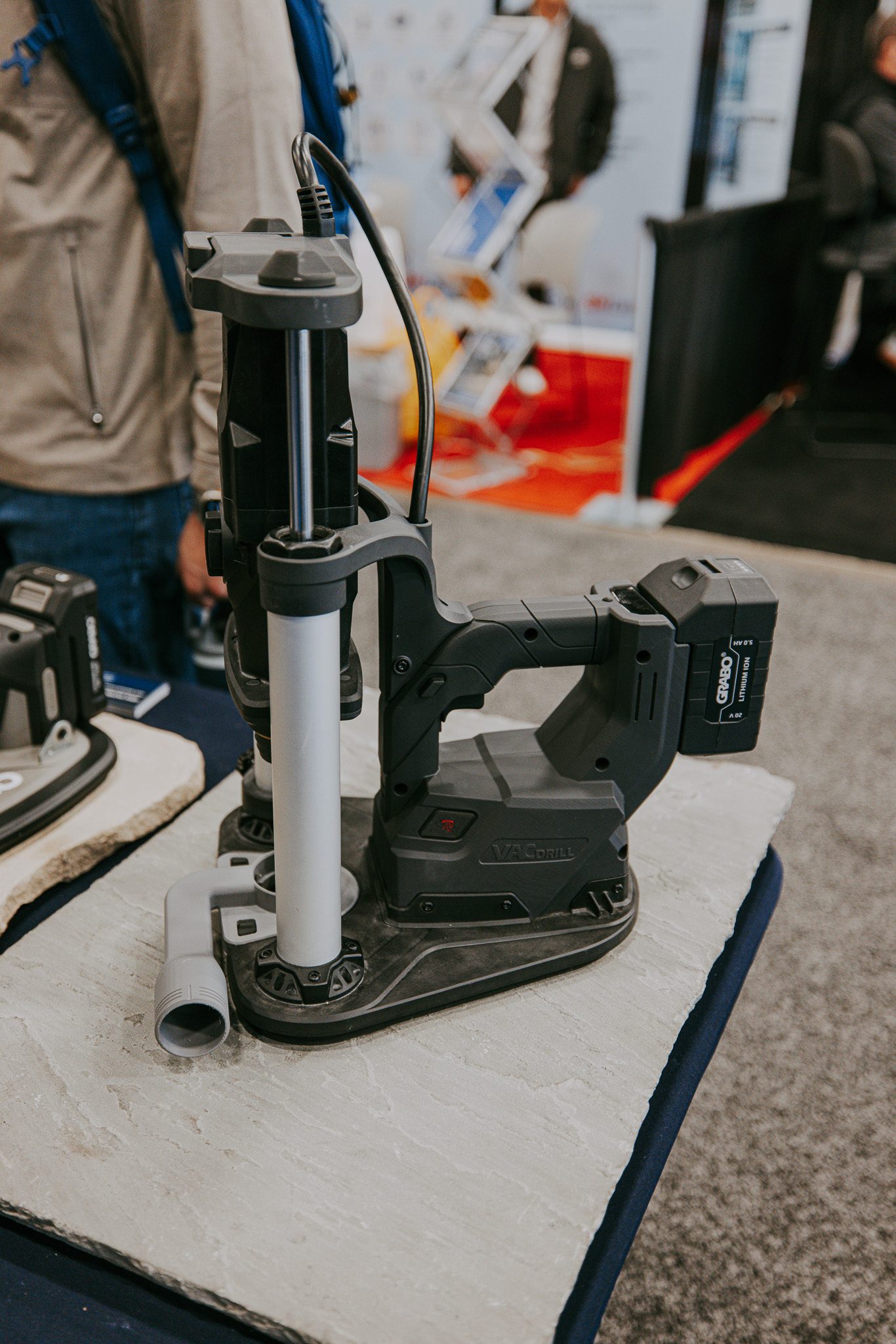 GRABO VACDRILL 20V lithium-ion self-anchoring drill, front view